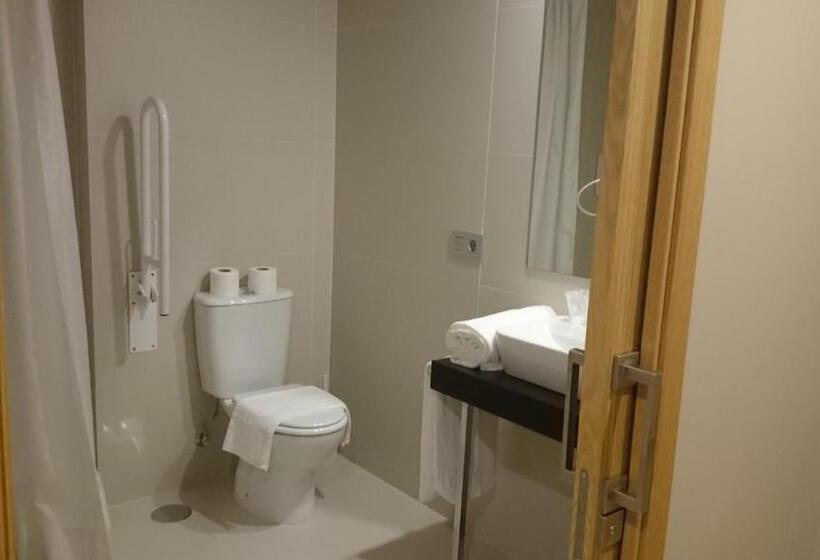 スタンダードルーム, La Posada De Roces