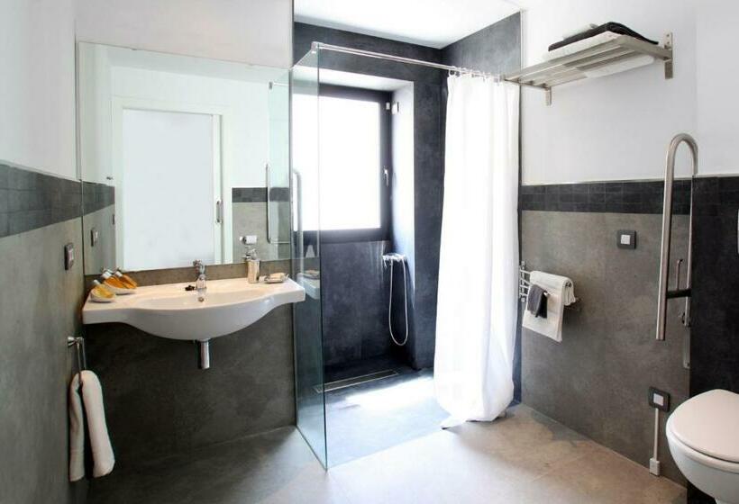 수피리어 패밀리 룸, Mater Ariany