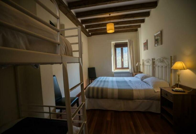 חדר משפחתי, Posada 3 Valles