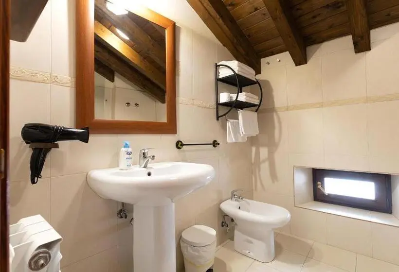 Standard Kolmen Hengen Huone, Posada 3 Valles