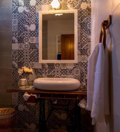 Семейный Номер, Rural Sisapo