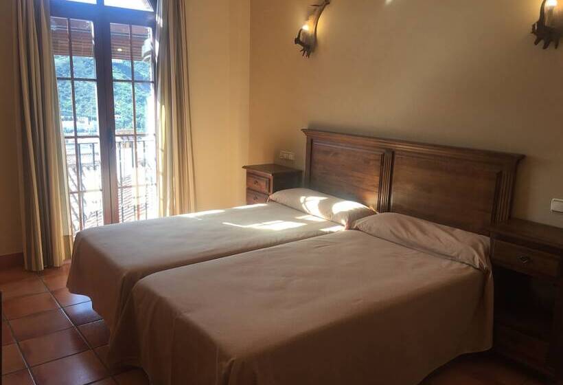 غرفة قياسية, Sierra De Ubrique