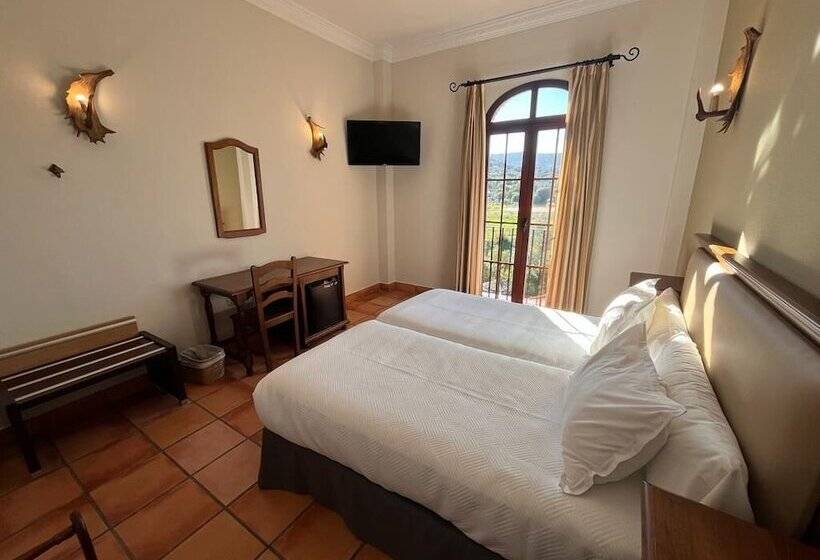 غرفة قياسية, Sierra De Ubrique