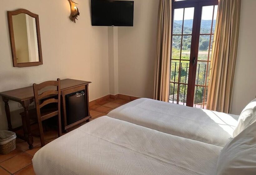 غرفة قياسية, Sierra De Ubrique