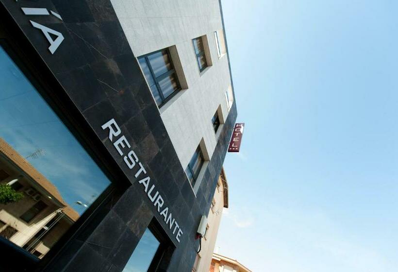 اتاق استاندارد, Visit