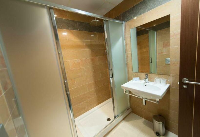 اتاق استاندارد, Visit