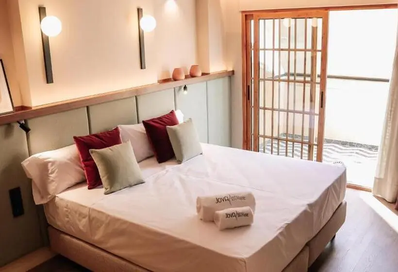 اتاق خانوادگی, Jova Hotel Boutique