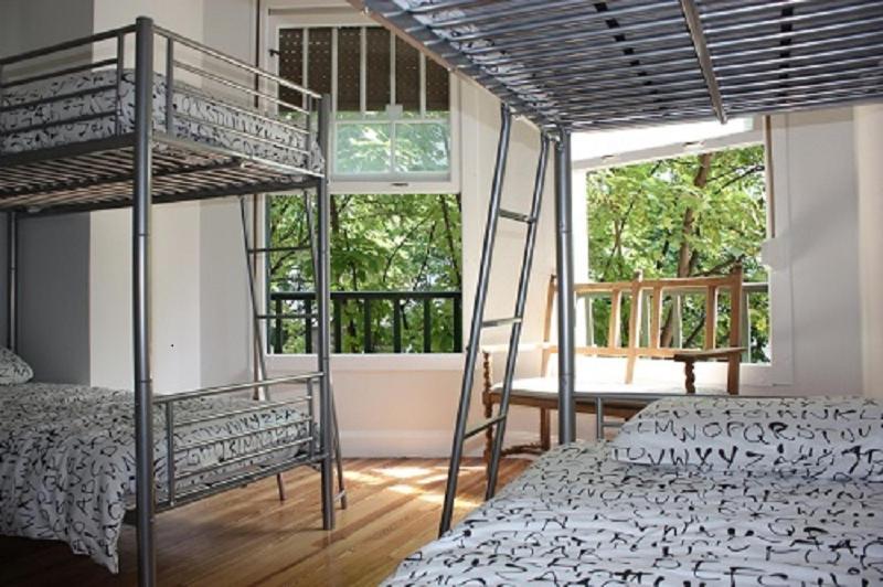 Кровать в Общей Комнате, Aloha Hostel