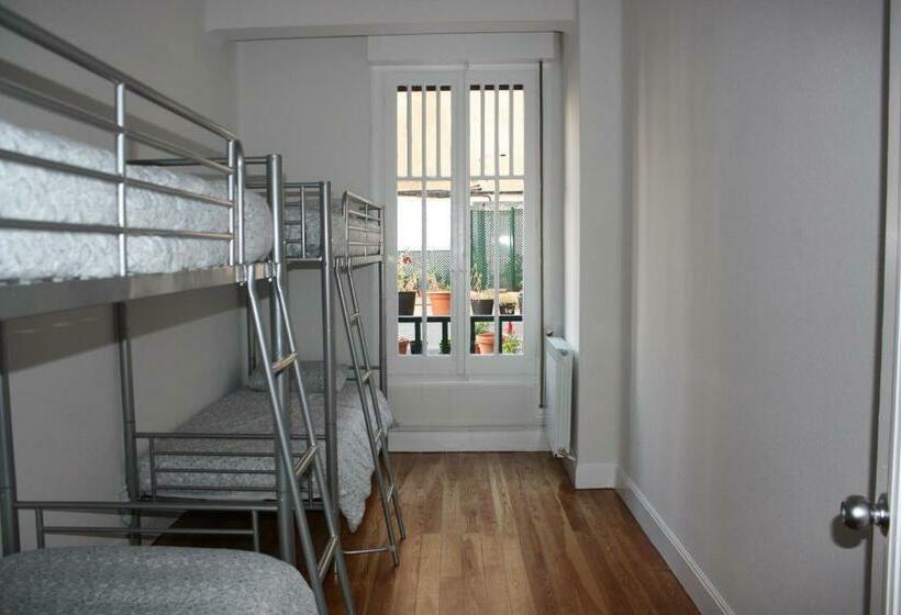 Номер Базовый Совметсный Санузел, Aloha Hostel