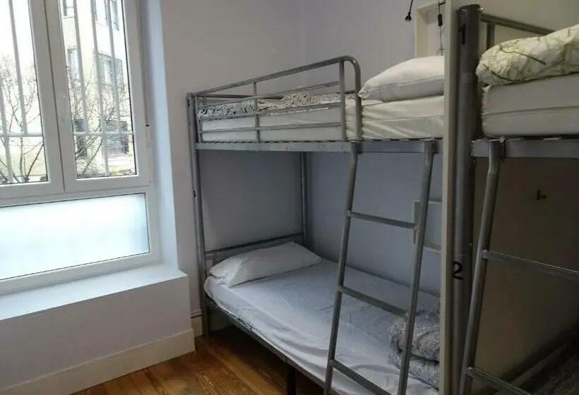 Vuode Makuusalissa, Aloha Hostel