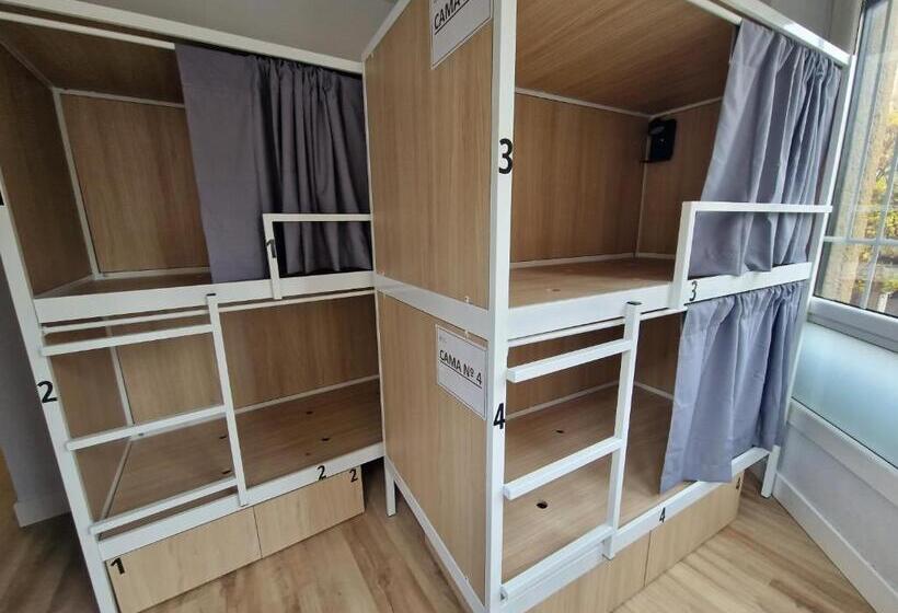 Кровать в Общей Комнате, Aloha Hostel