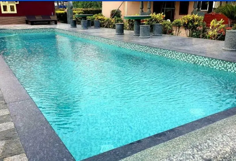 اتاق لوکس, Asokam Beach Resort