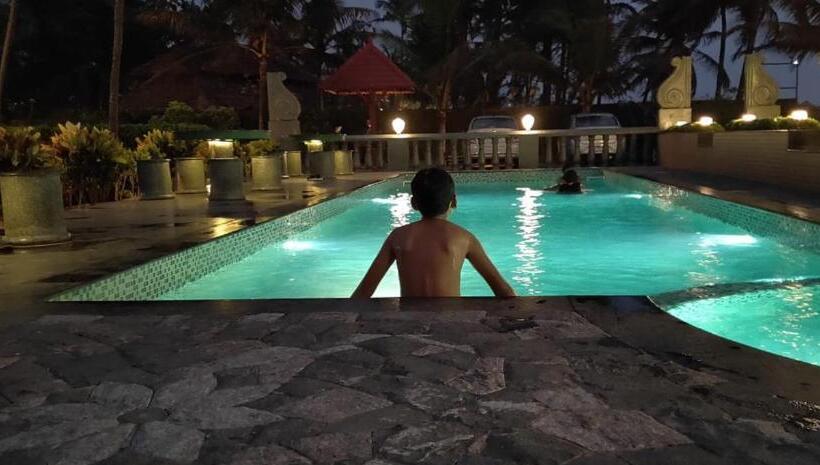 جناح, Asokam Beach Resort