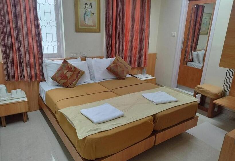 수피리어 룸, Empire