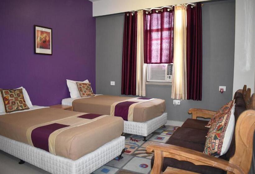 Suite Familiar, Bodh Vilas