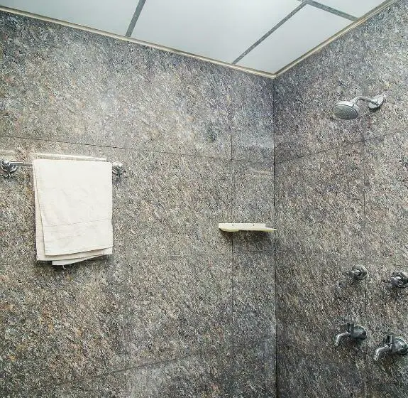 Standard-huone, Boopathi