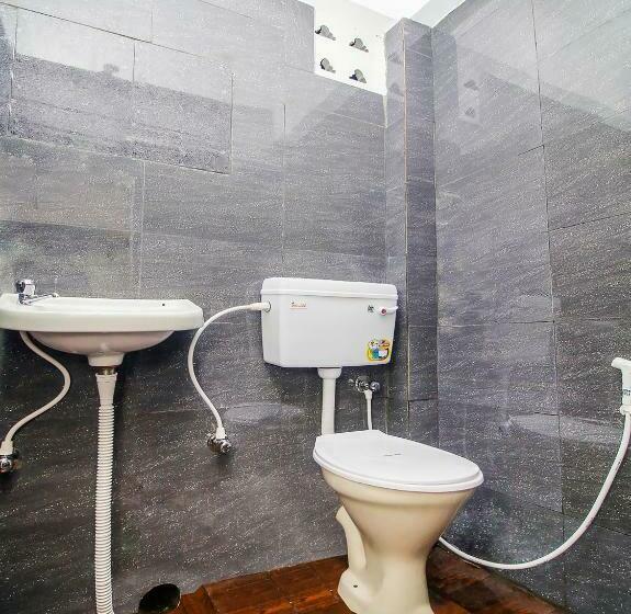 デラックスファミリールーム, Boopathi