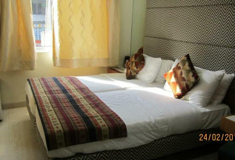 디럭스 룸, Empire