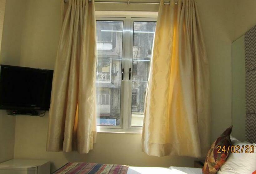 디럭스 룸, Empire