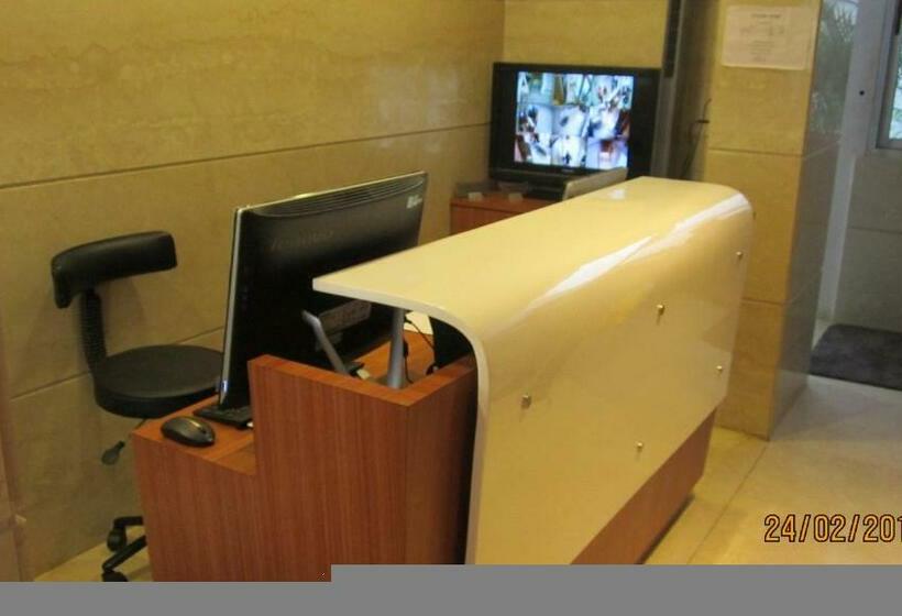 디럭스 룸, Empire