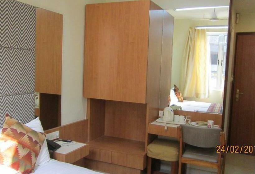 디럭스 룸, Empire