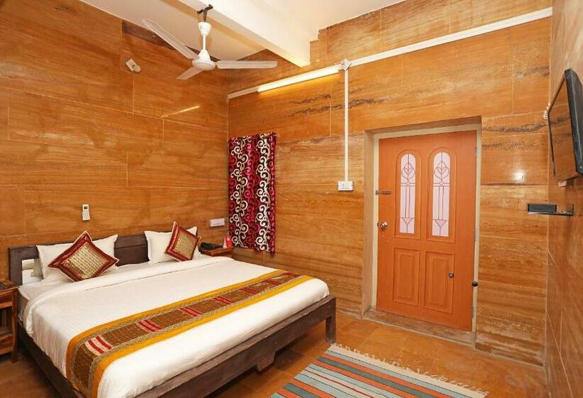 Chambre Deluxe, Heera Court