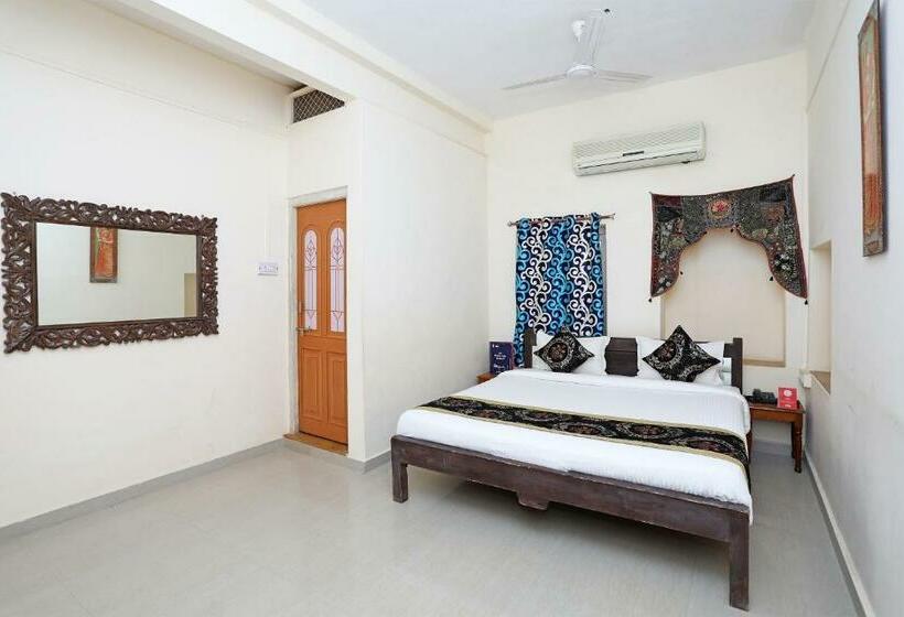 Chambre Deluxe, Heera Court