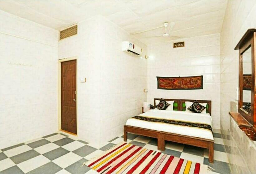 Chambre Deluxe, Heera Court