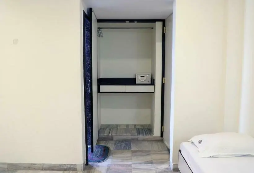 Chambre Deluxe, Jawahar