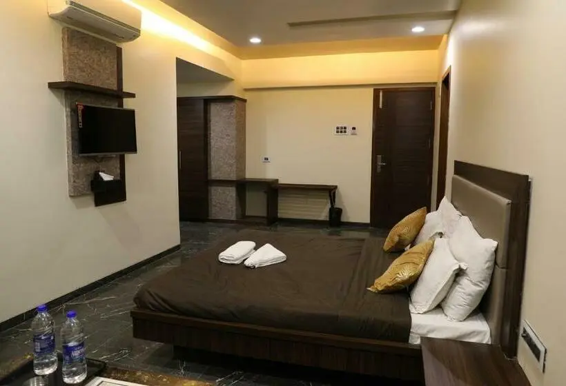 Chambre Deluxe, Jawahar