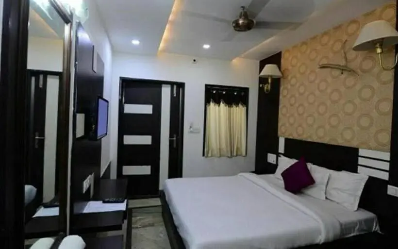 スタンダードルーム, Laxman Resort By The Golden Taj Group &hotels