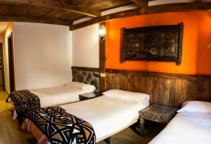 Chambre Triple Standard, Plaza