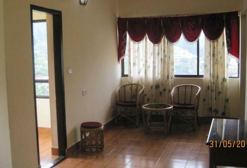 جناح عائلي, Poopada