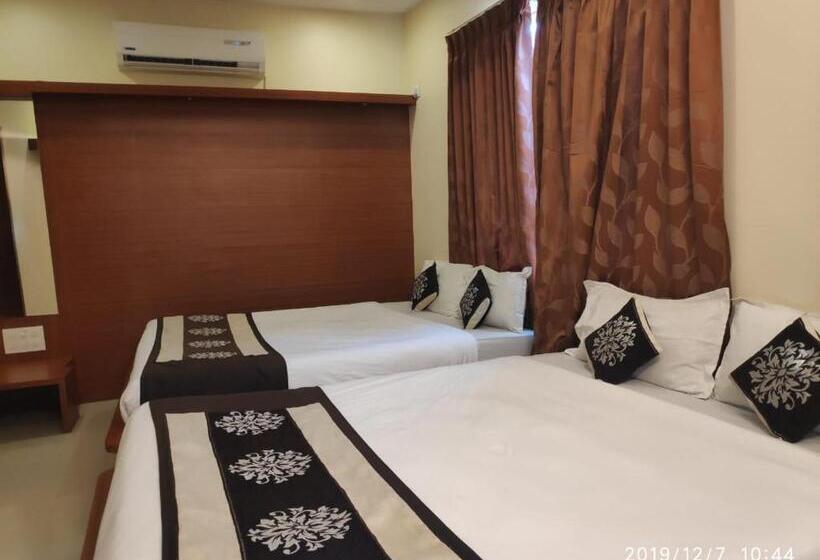 Четырехместный Номер Стандарт, The Grand Inn Mysore