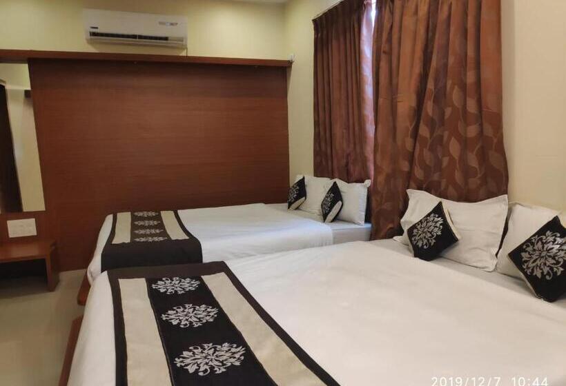 Четырехместный Номер Стандарт, The Grand Inn Mysore