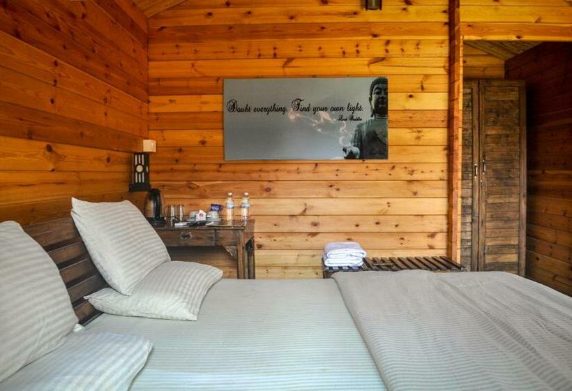 1间卧室的房子, Lotus Sutra