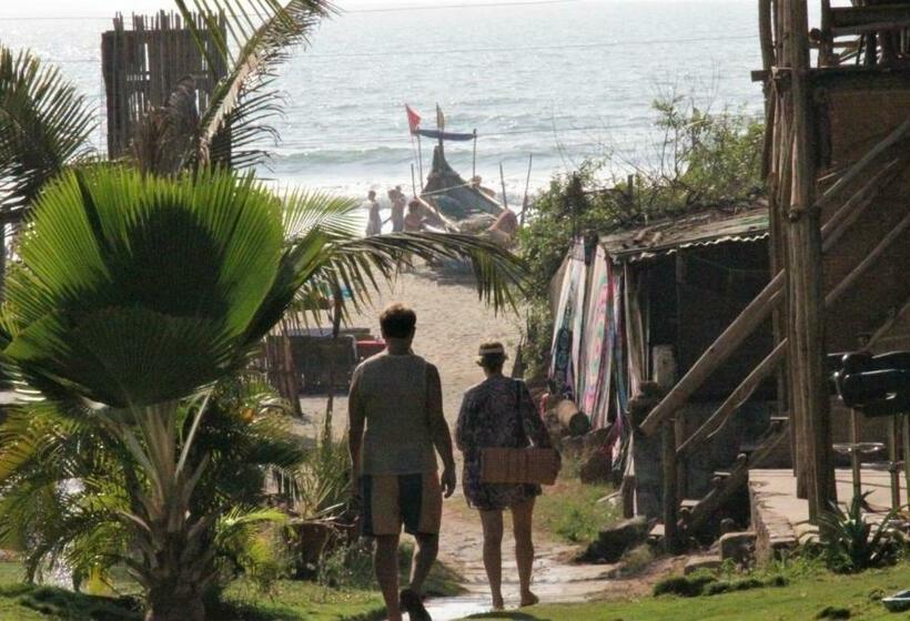 1间卧室的房子, Lotus Sutra