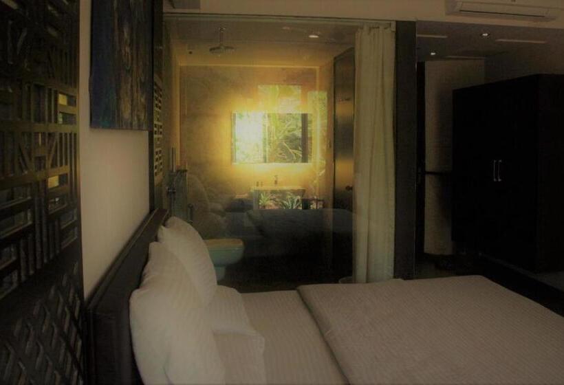 带阳台的豪华间, Lotus Sutra