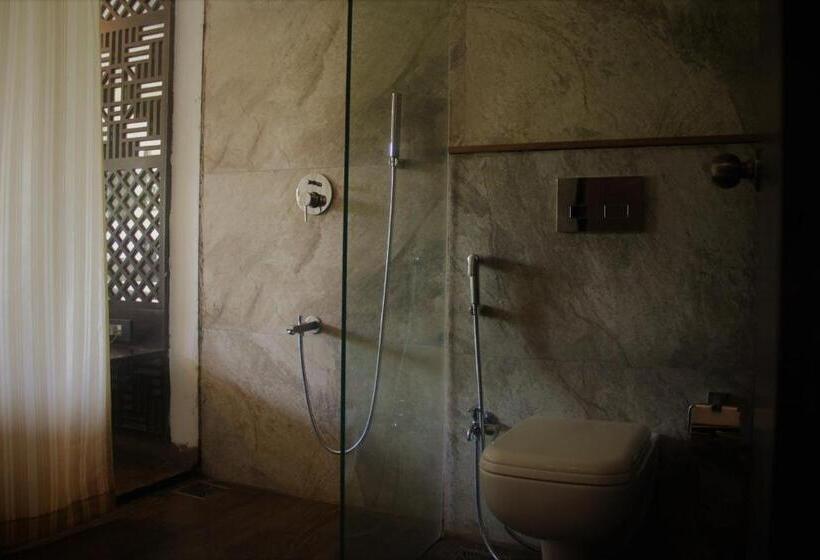 带阳台的豪华间, Lotus Sutra