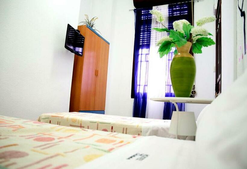 غرفة قياسية حمام مشترك, The Cathedral Hostel