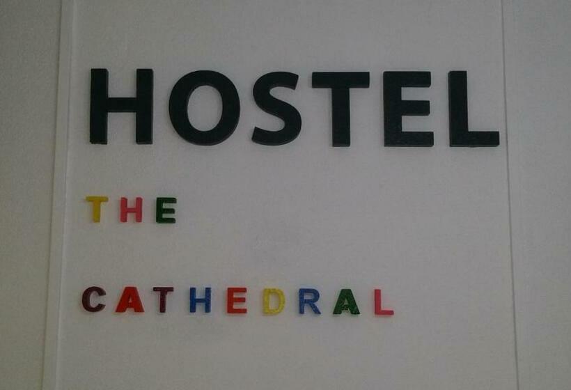 سرير فى غرفة مشتركه, The Cathedral Hostel