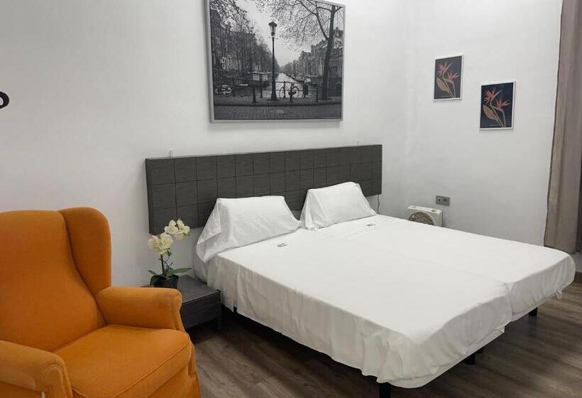 غرفة قياسية حمام مشترك, The Cathedral Hostel