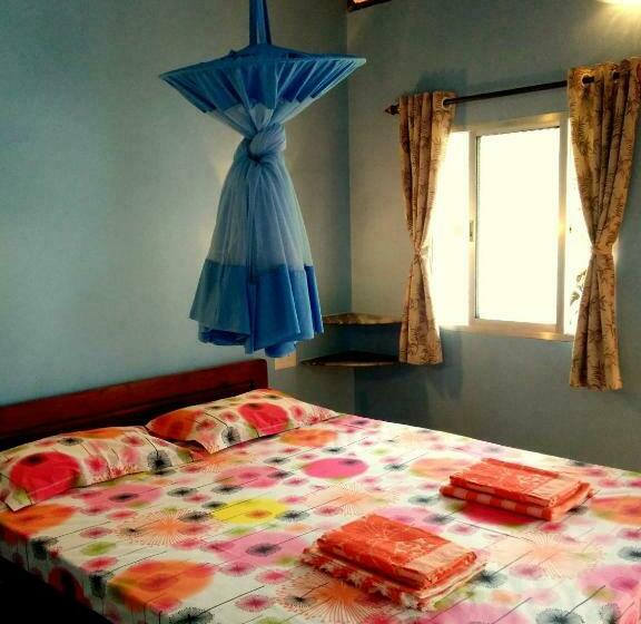 בקתה סטנדרטית, Avalon Inn