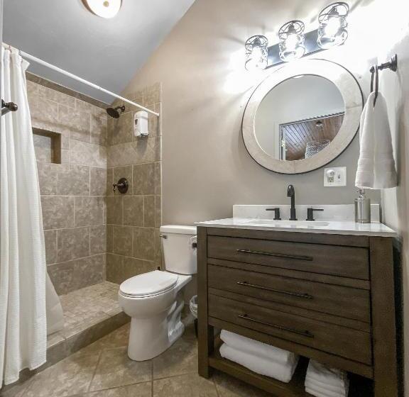 带大床的复式套间, Black Forest Inn Bed & Breakfast