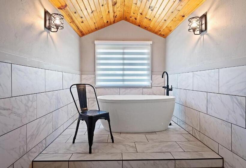 带大床的复式套间, Black Forest Inn Bed & Breakfast