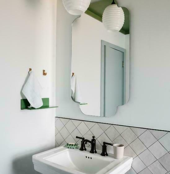 غرفة قياسية, Daunts Albatross Motel