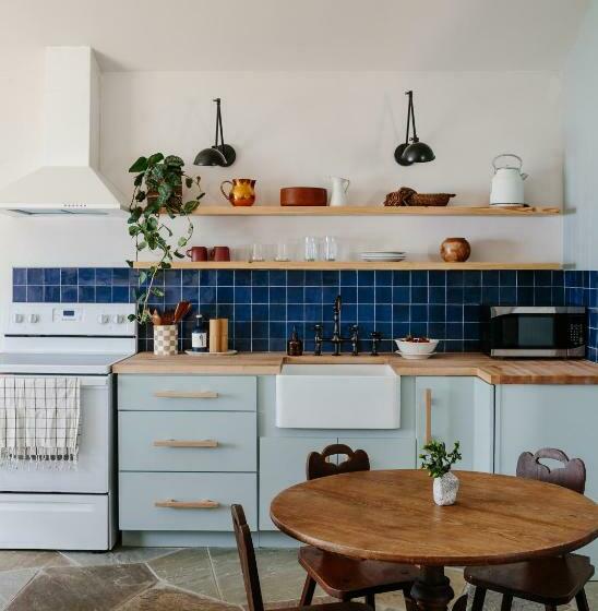 شقة غرفة واحدة, Daunts Albatross Motel