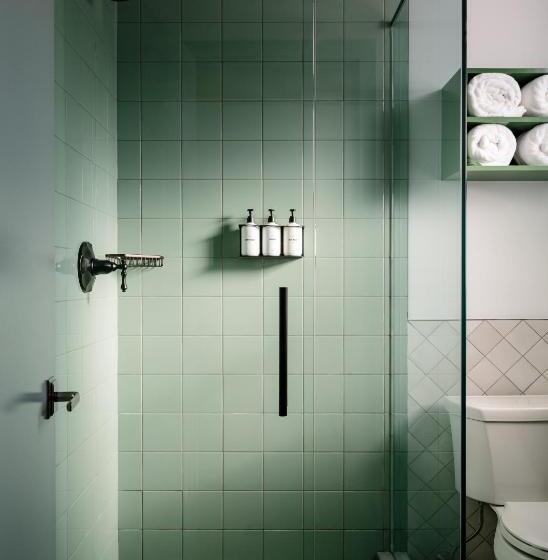 Люкс Повышенной Комфортности, Daunts Albatross Motel