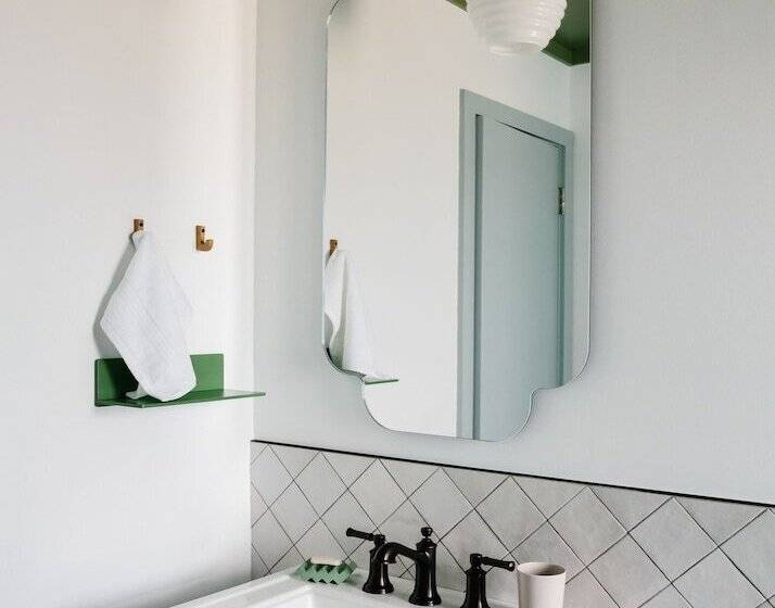 غرفة قياسية, Daunts Albatross Motel