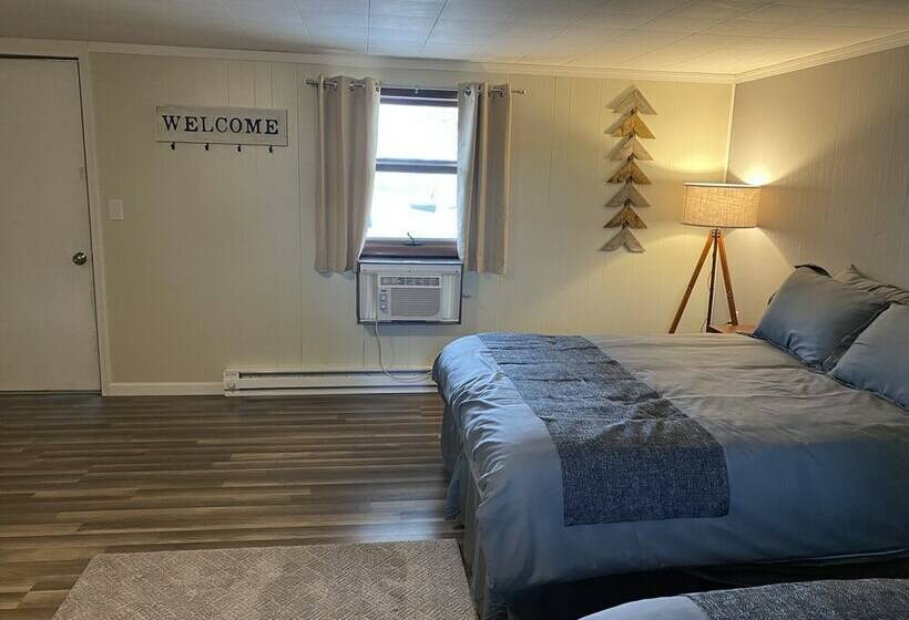 غرفة ديلوكس, The Last Resort Motel